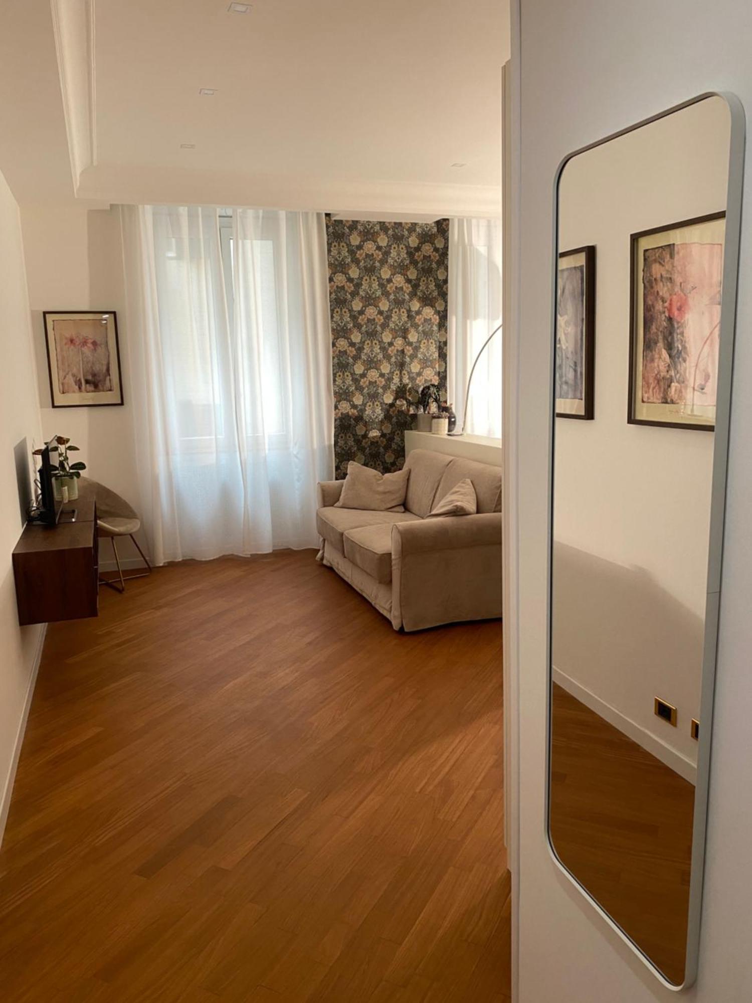 Apartment In Colosseum Rom